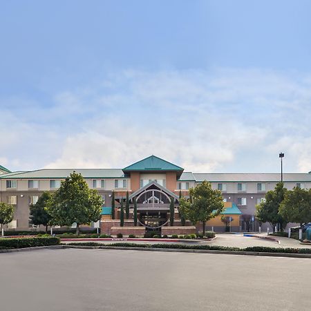 Holiday Inn Express & Suites Elk Grove Central - Hwy 99 By Ihg Exteriér fotografie