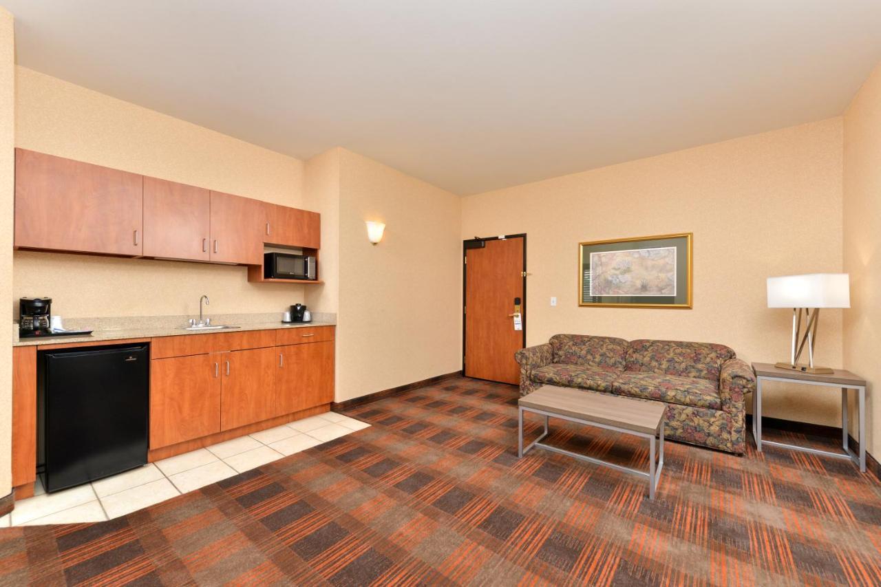 Holiday Inn Express & Suites Elk Grove Central - Hwy 99 By Ihg Exteriér fotografie