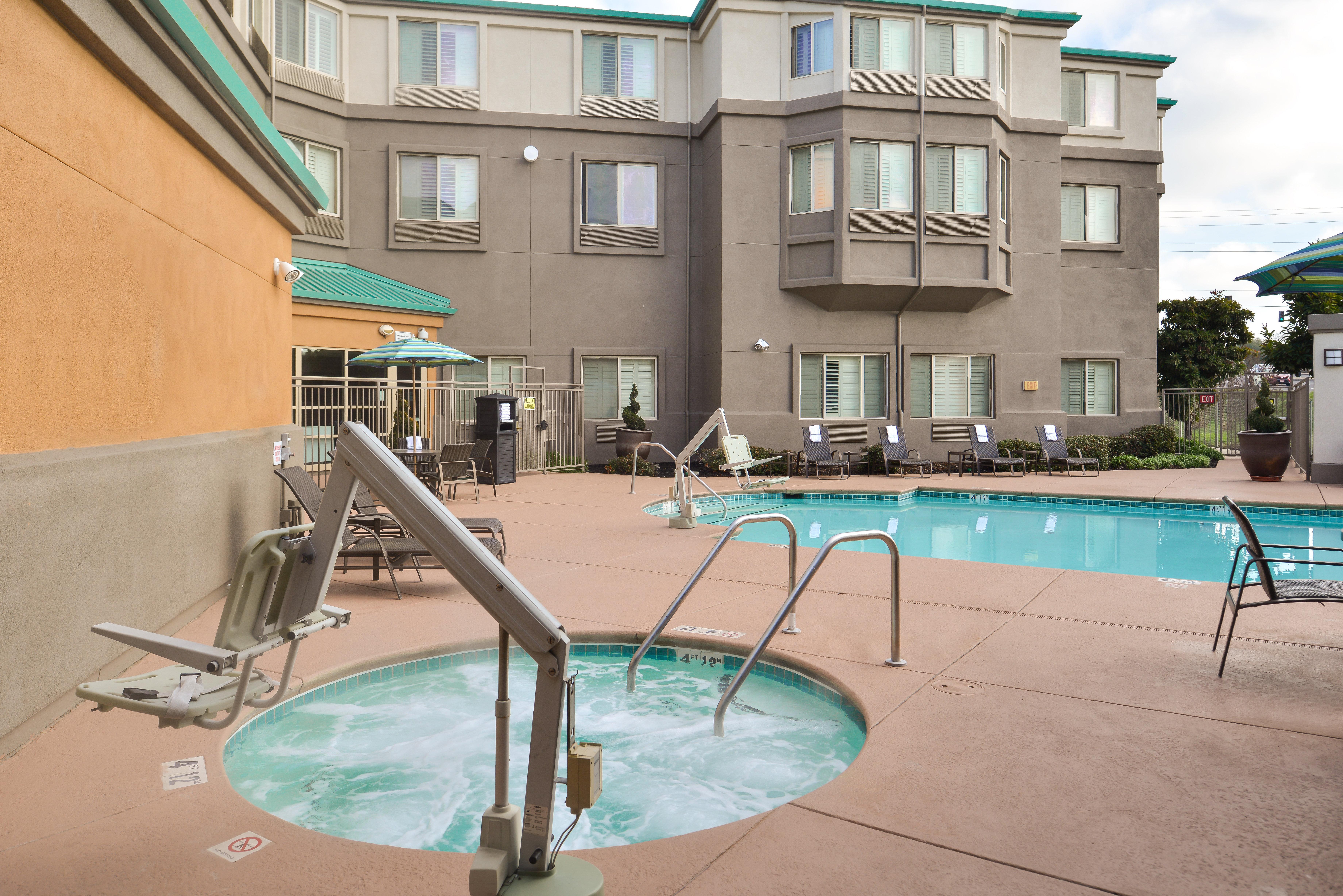 Holiday Inn Express & Suites Elk Grove Central - Hwy 99 By Ihg Exteriér fotografie