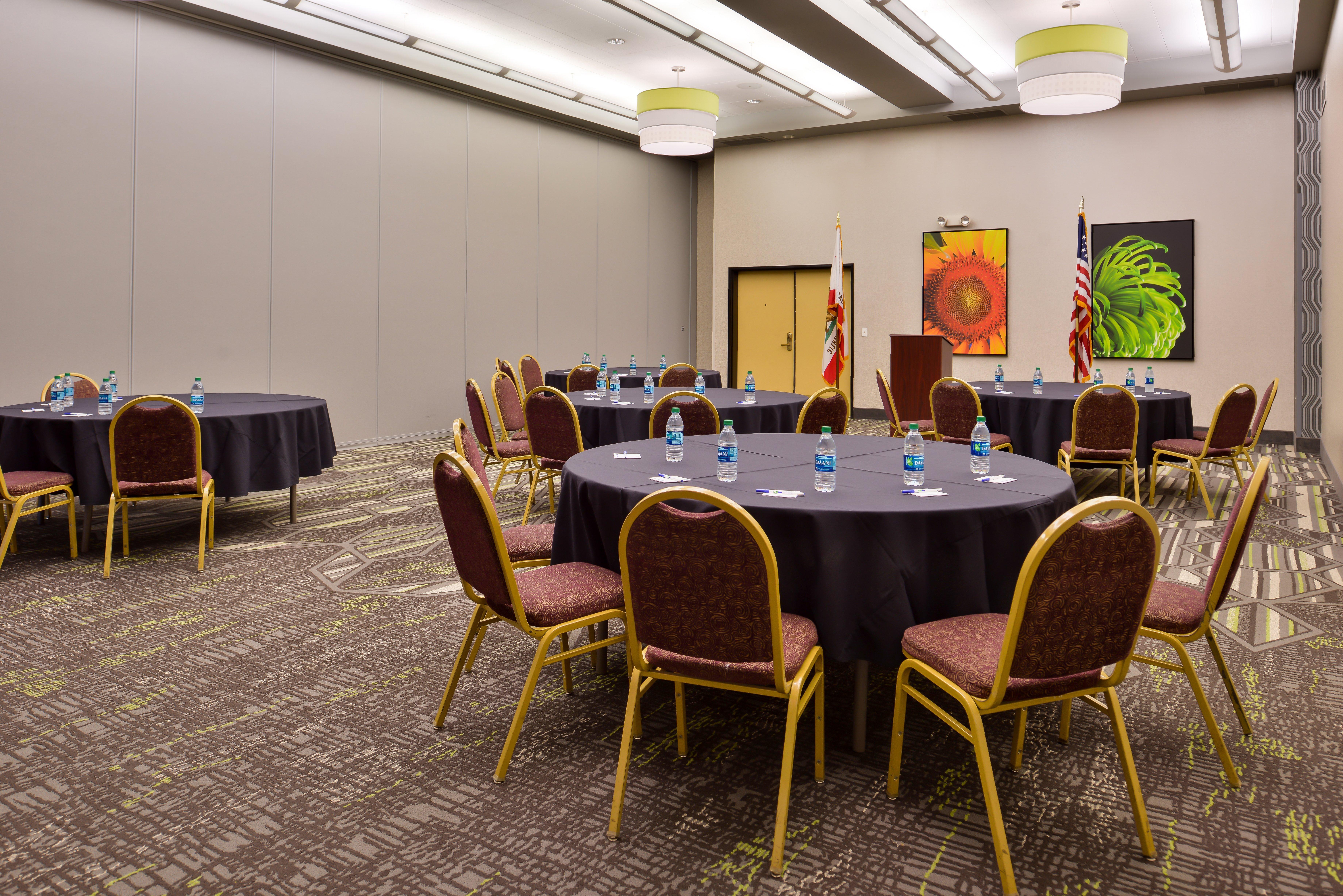 Holiday Inn Express & Suites Elk Grove Central - Hwy 99 By Ihg Exteriér fotografie